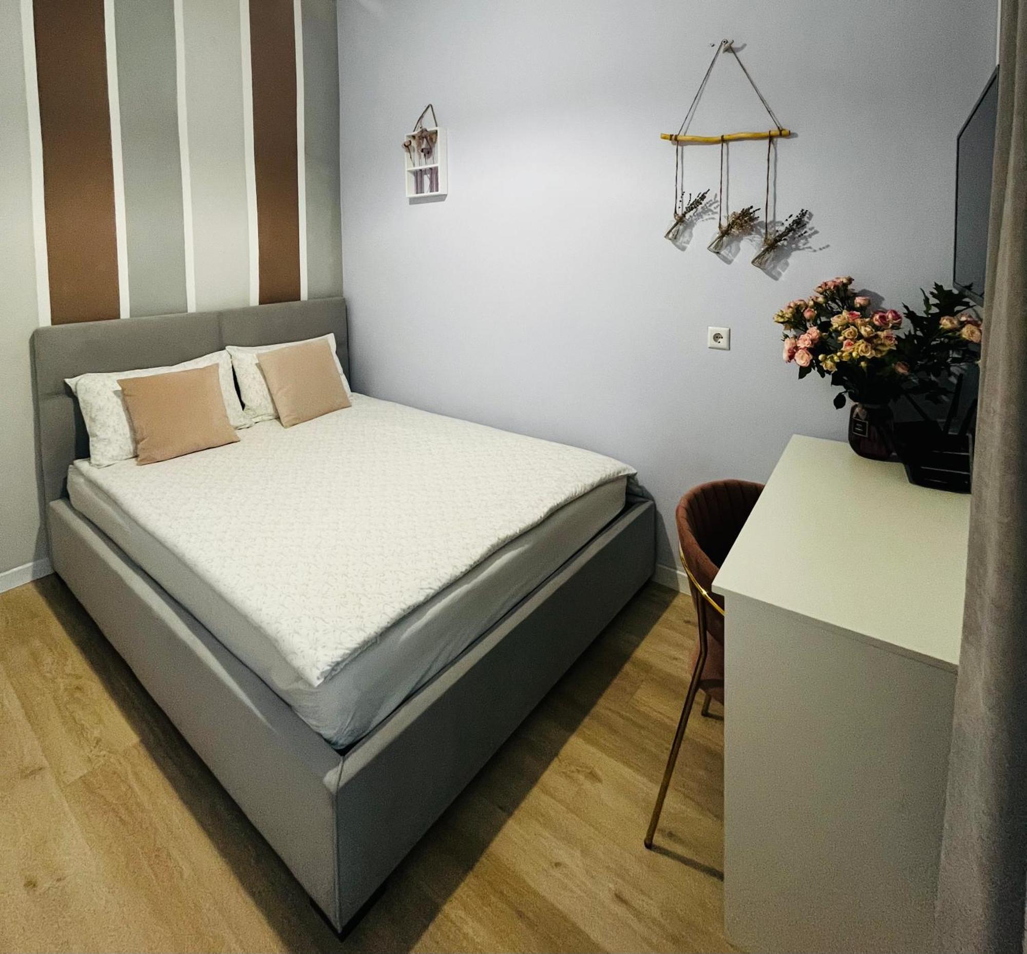 Iren Smart Apartment Lviv Exterior photo